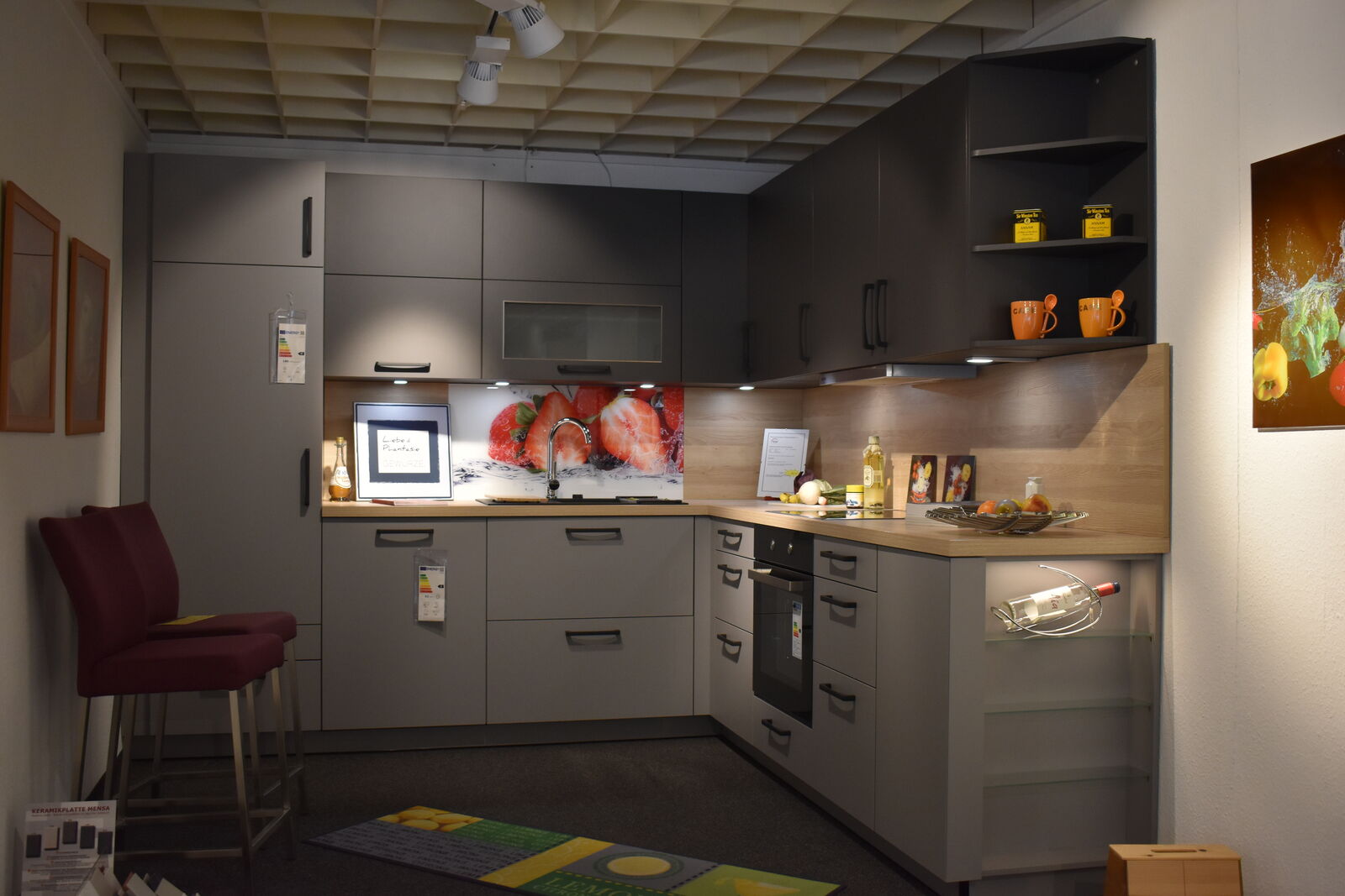 Küche mit bedruckter Glasrückwand